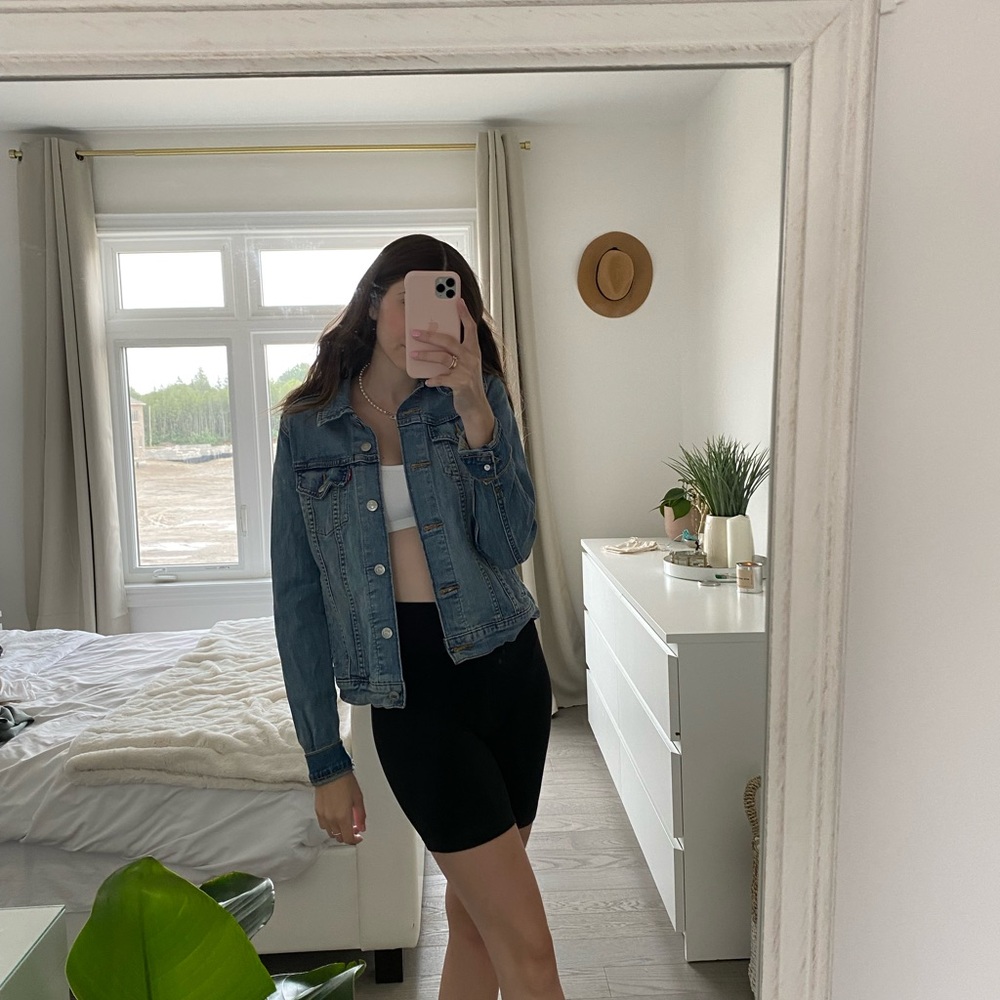 Levi’s Trucker Jacket - Picture 2 of 4